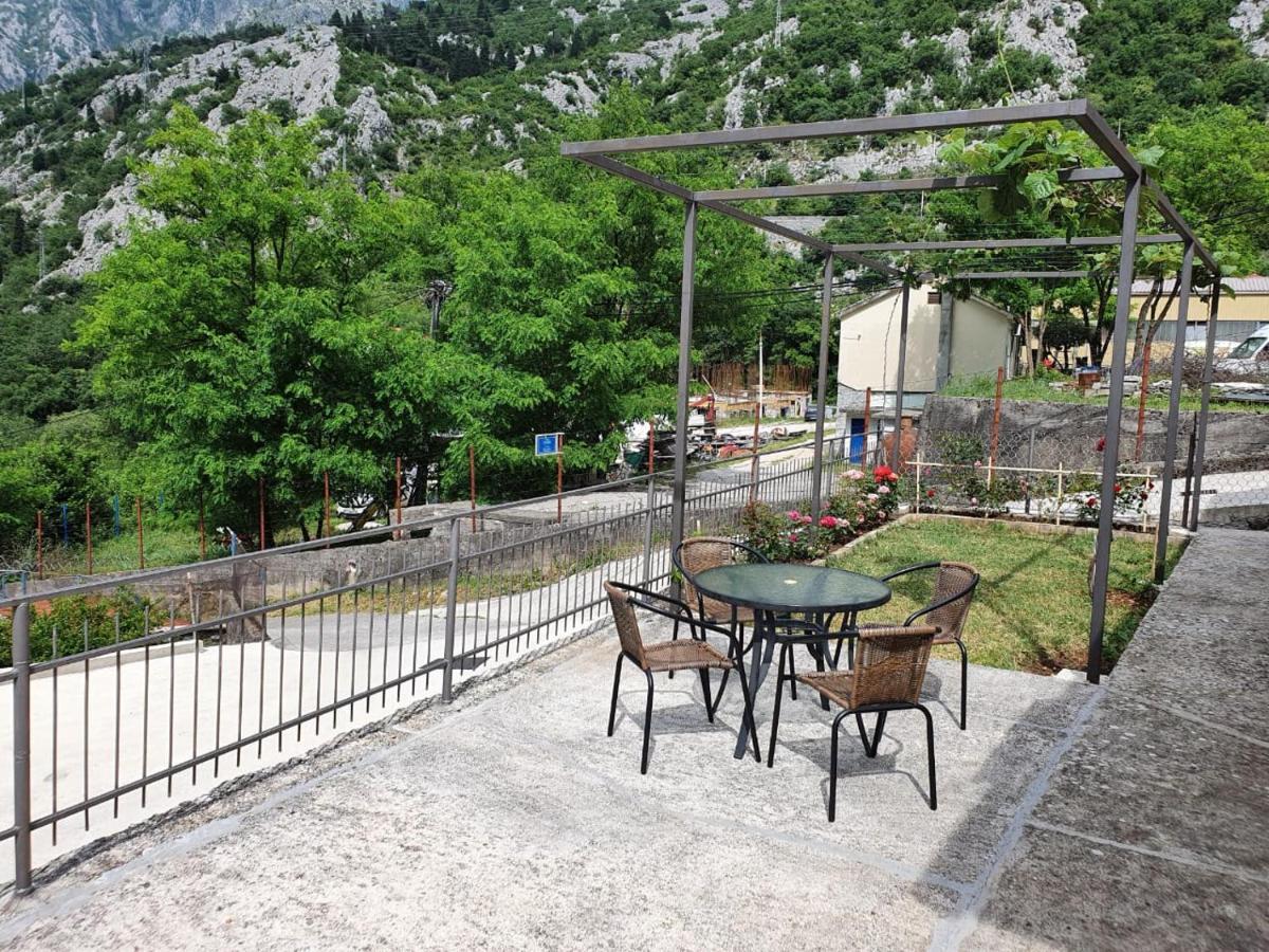 Apartment Marta Kotor Zewnętrze zdjęcie